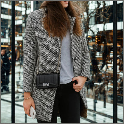 Sarah | Abrigo Clásico Blanco y Negro