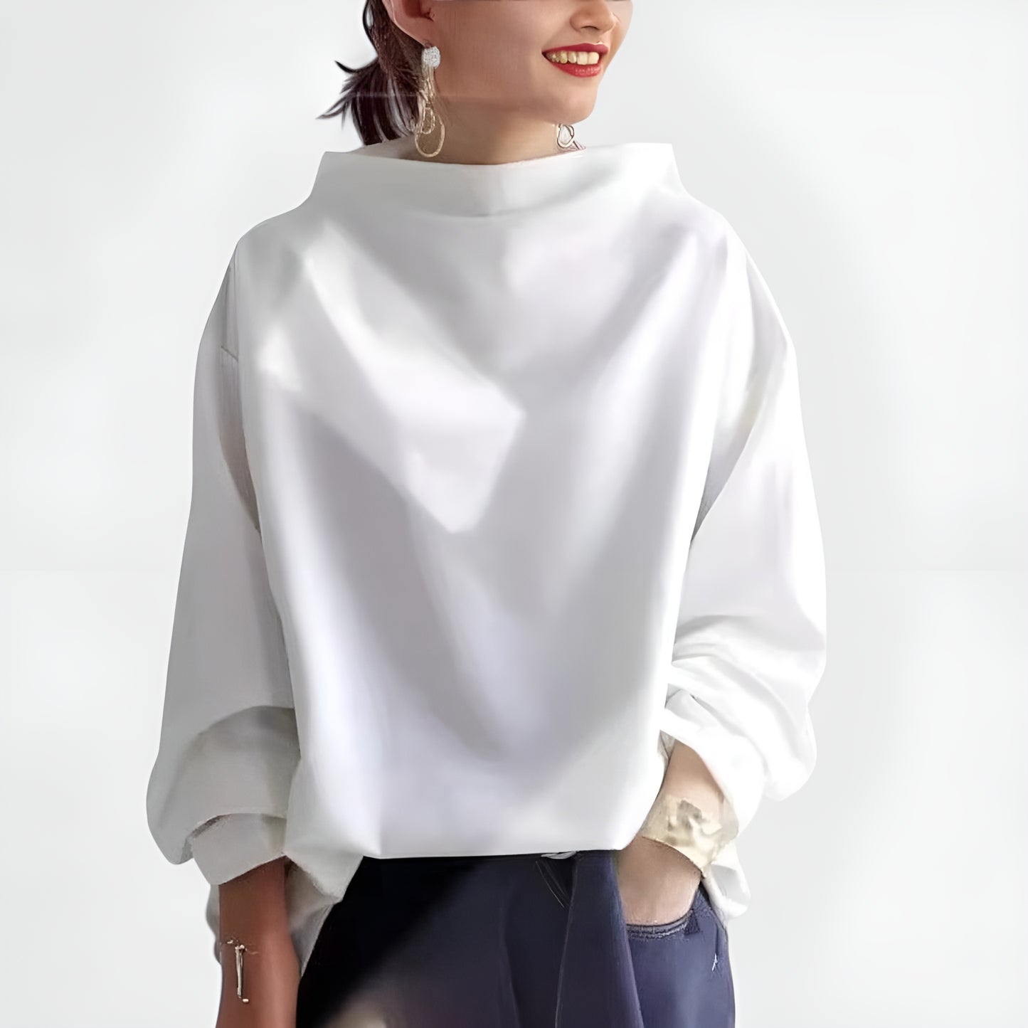 Leire | Top Sofisticado de Cuello Alto