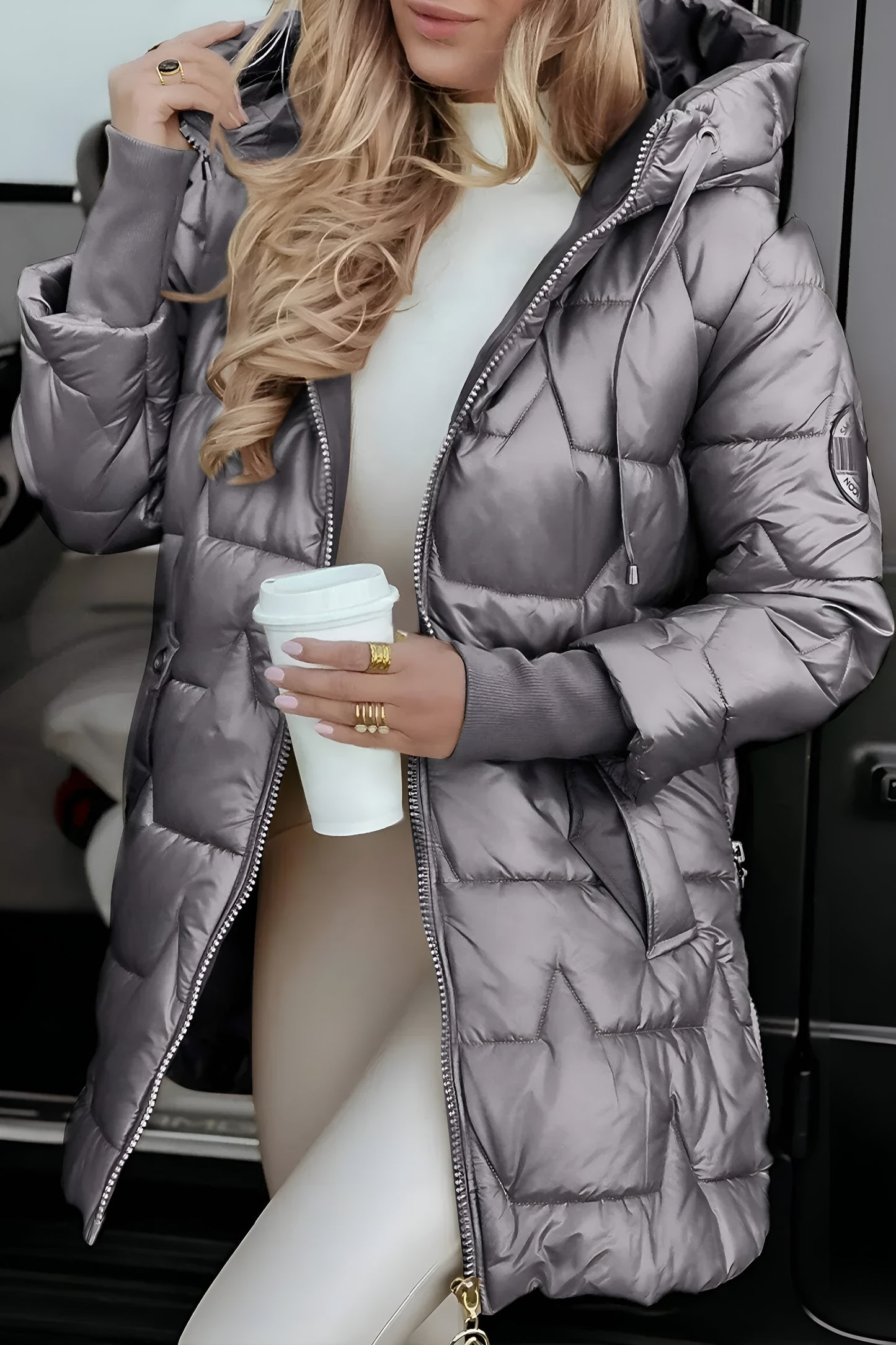 Nuria | Abrigo de Invierno Elegante con Capucha y Acolchado
